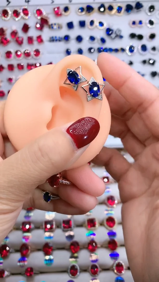 【闪购商品】蓝宝石耳饰银S925镶嵌银色