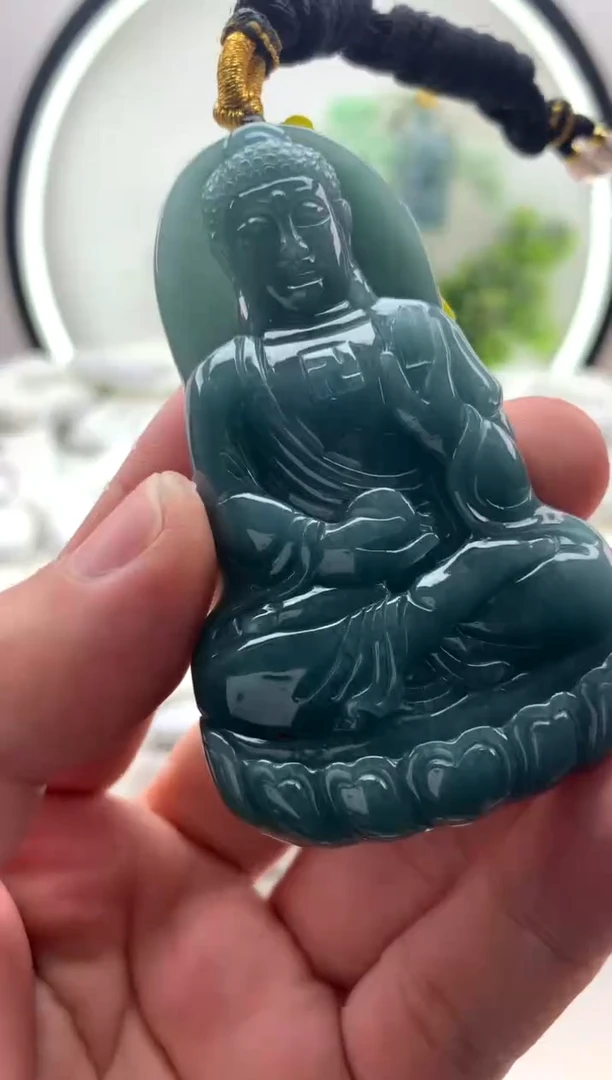 翡翠未镶嵌颈饰阿弥陀佛