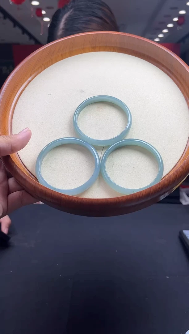 未镶嵌手镯翡翠/多样性发一个