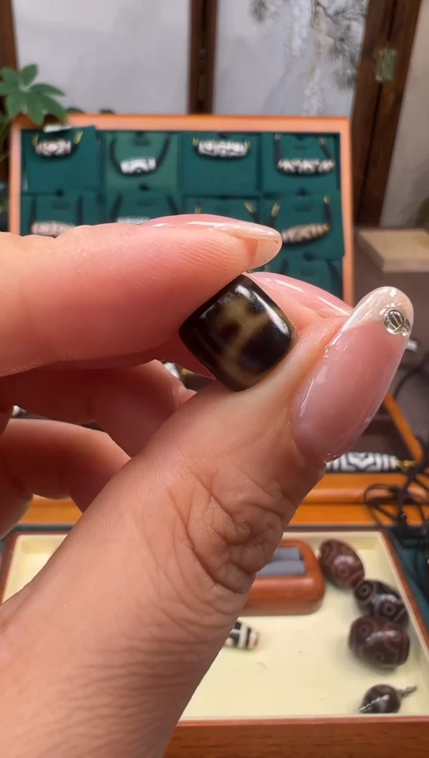 未镶嵌颈饰玛瑙/玉髓8.(微瑕随机发货)