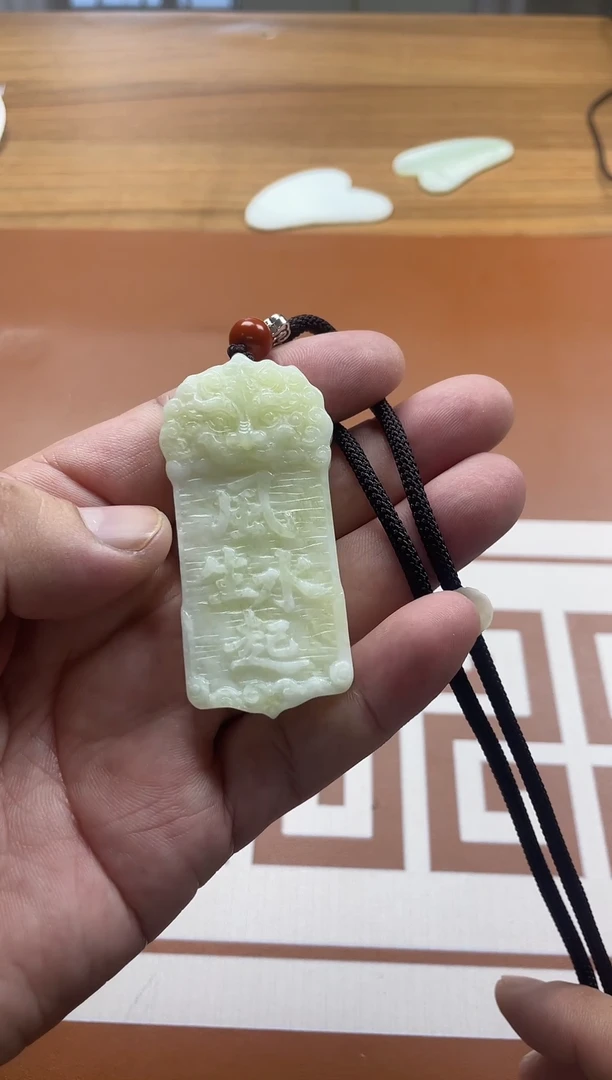 未镶嵌透闪石-蛇纹石玉颈饰多样性发货一件