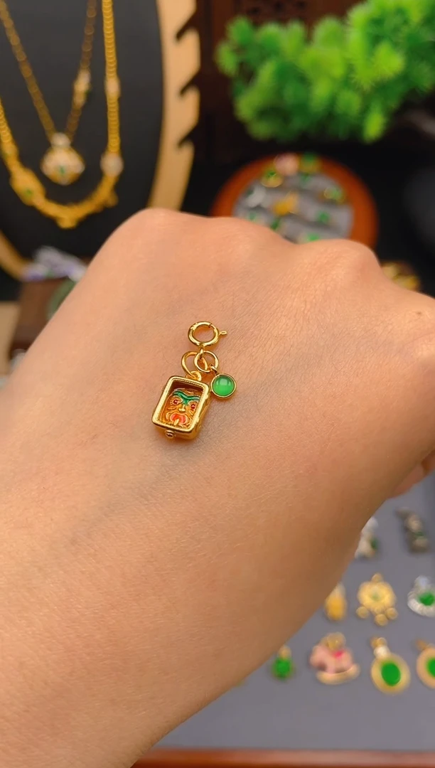 【闪购商品】翡翠吊坠(不含链)银S925镶嵌扎吉拉母