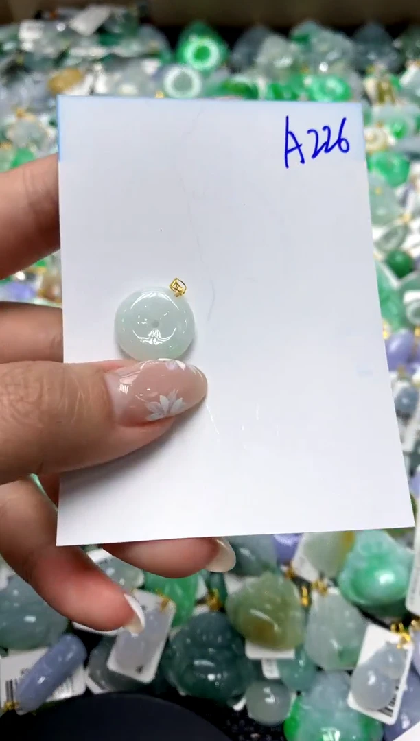 【闪购商品】翡翠颈饰18K金镶嵌1111111111111111