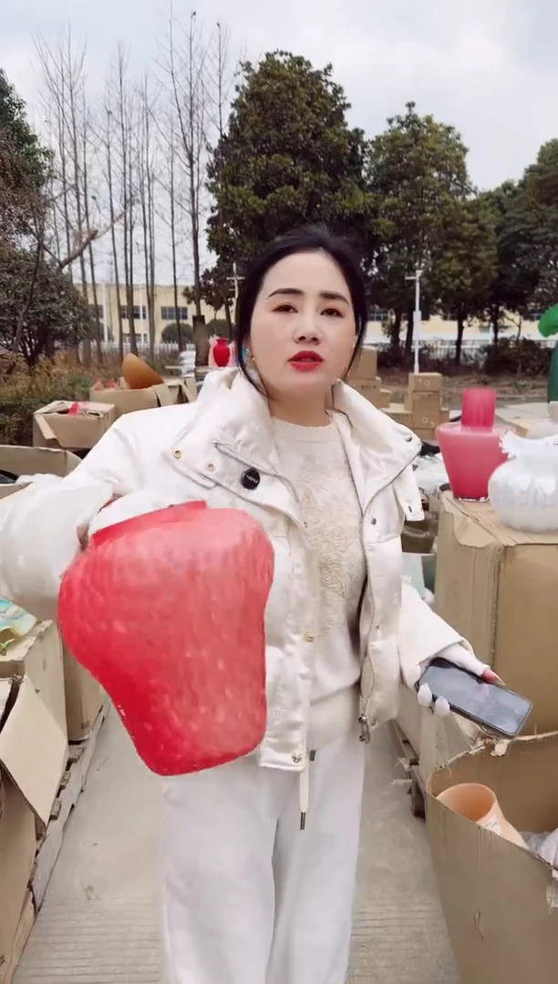 【闪购商品】玻璃安琪微瑕花瓶--WJ5C9