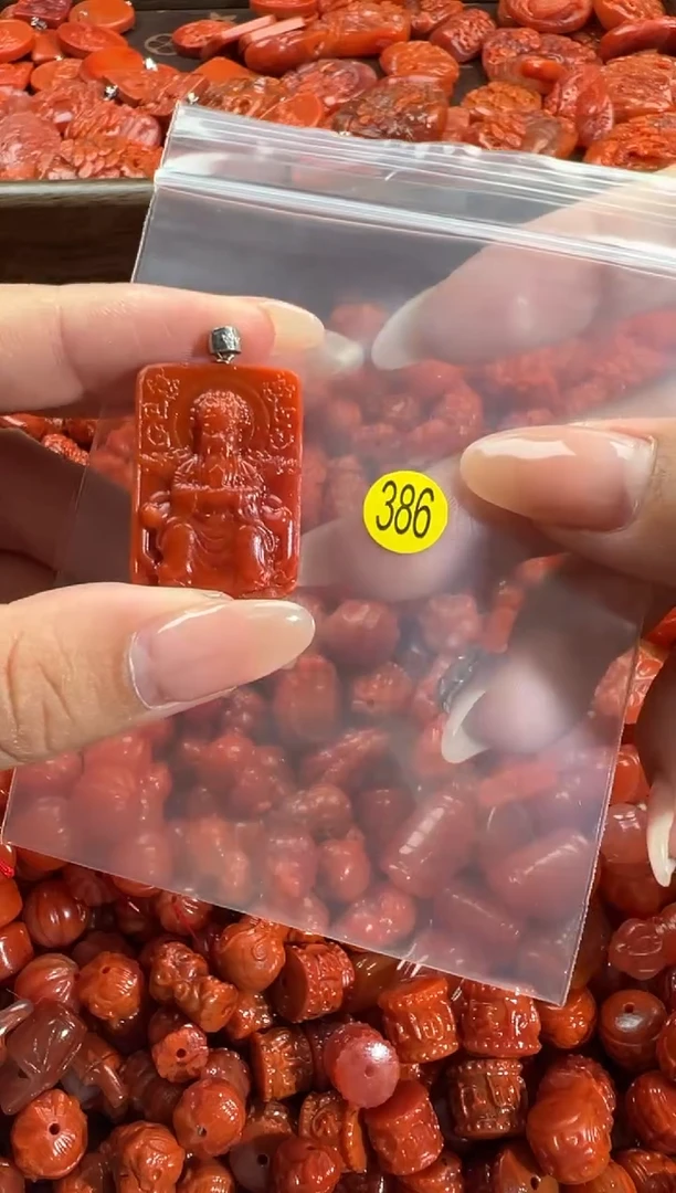 颈饰未镶嵌南红玛瑙1