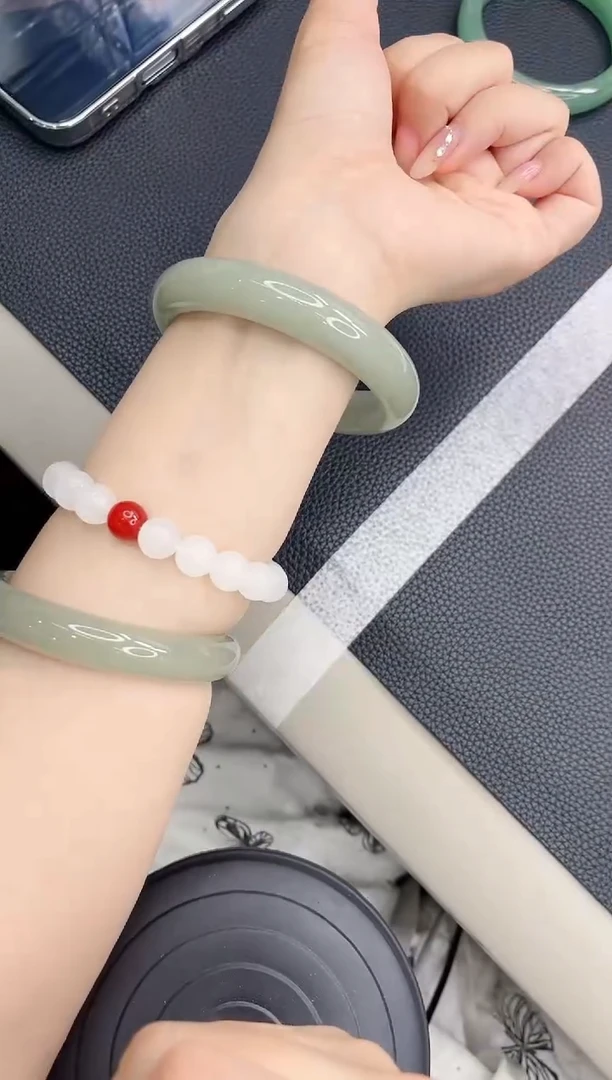 石英质玉手镯未镶嵌28-60.7