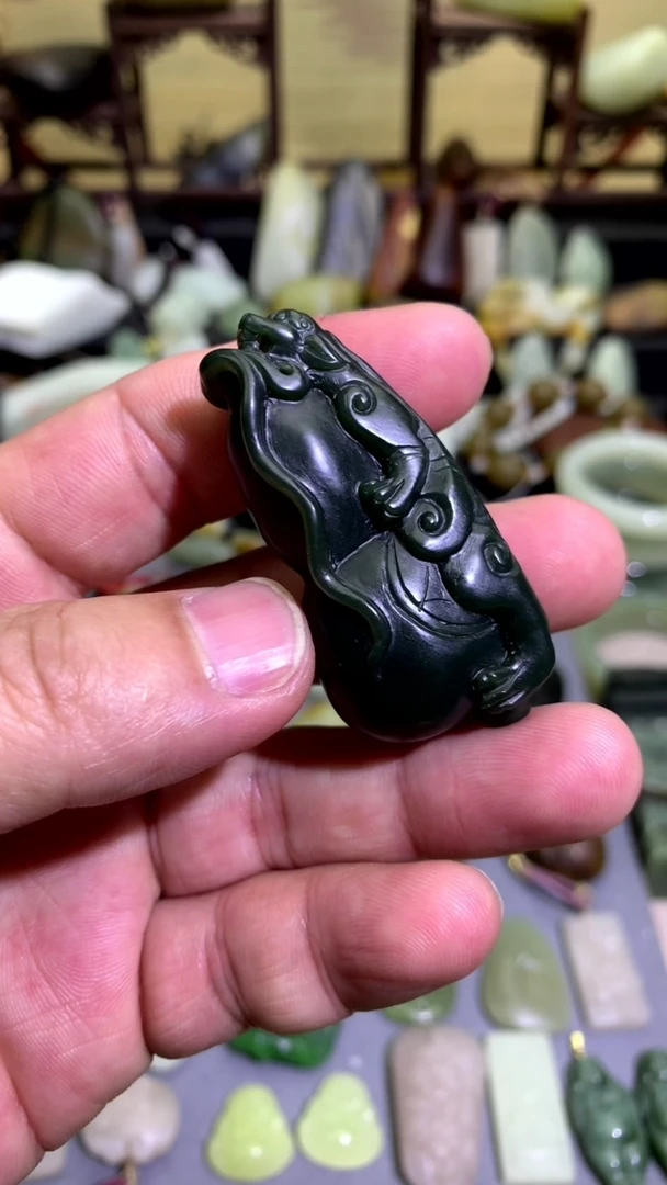 【闪购商品】和田玉颈饰未镶嵌子料黑青貔貅