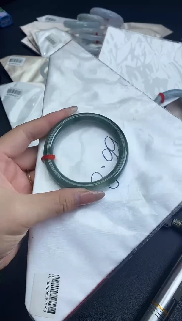 翡翠手镯未镶嵌翡翠手镯QL 30