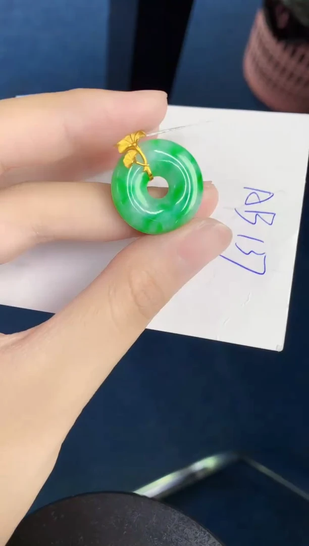 翡翠18K金镶嵌颈饰天然翡翠緬甸A貨