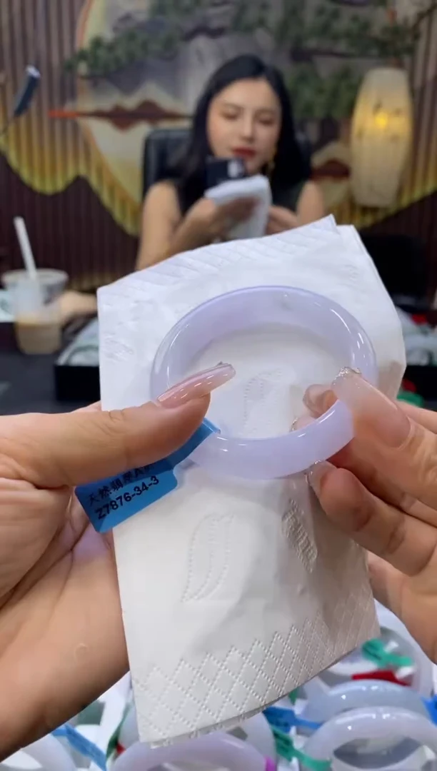 翡翠手镯未镶嵌多人00859