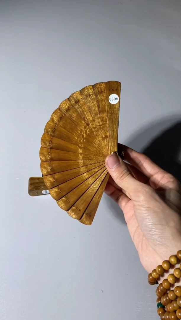 【闪购商品】金丝楠木雕830号10cm金丝楠木小叶桢楠掌中扇