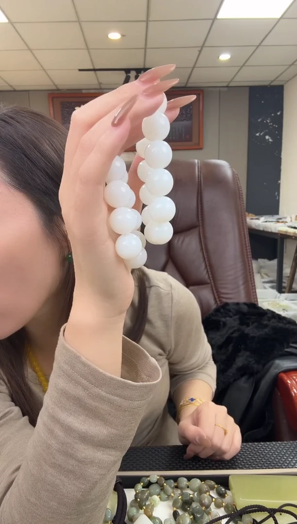 未镶嵌手串和田玉疆白 圆形手串