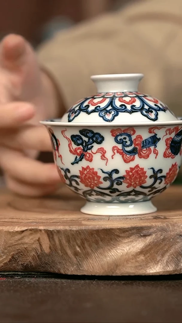 手绘手绘高温现代瓷  气  如意纹高足150cc