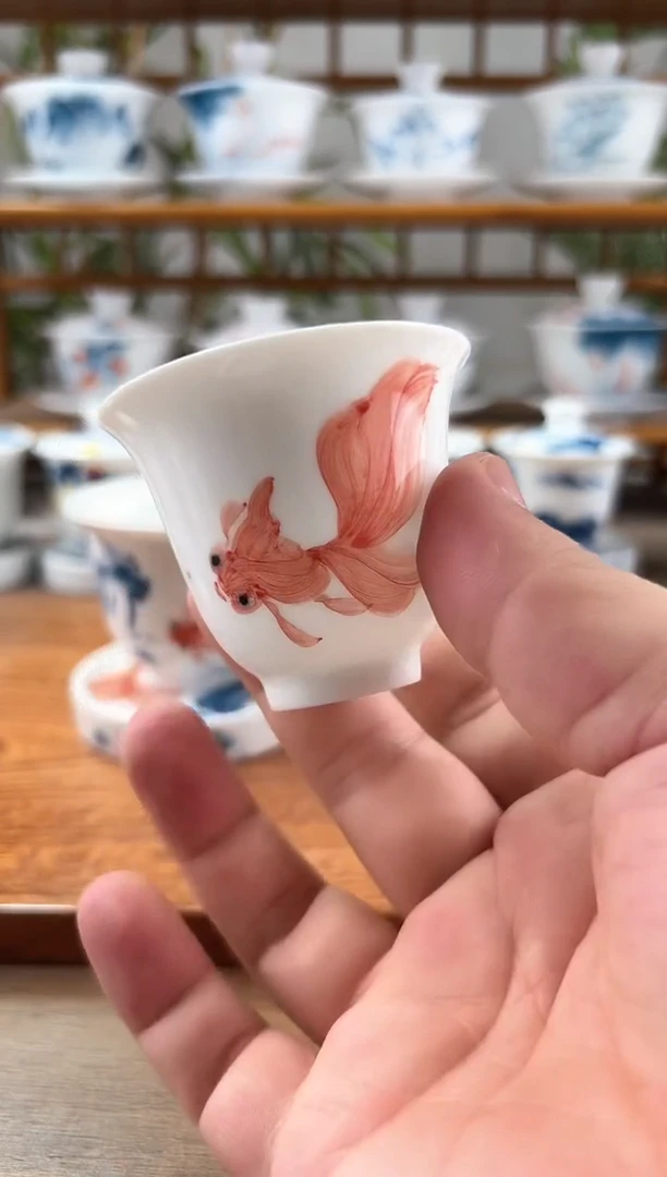 全品红蓝锦鲤闻香杯1个