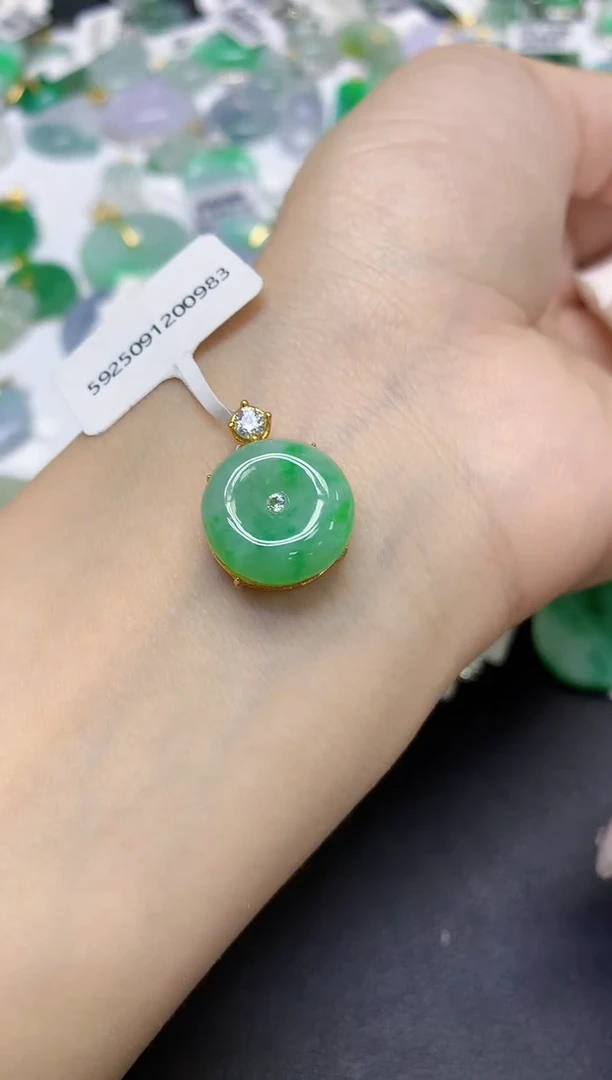 颈饰未镶嵌翡翠天然缅甸翡翠A货百元以上9元证书费自理