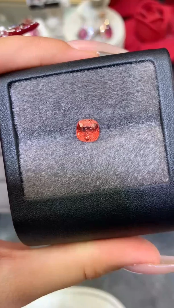 未镶嵌裸石定制尖晶石枕型 爱马仕橙色调 1.98ct