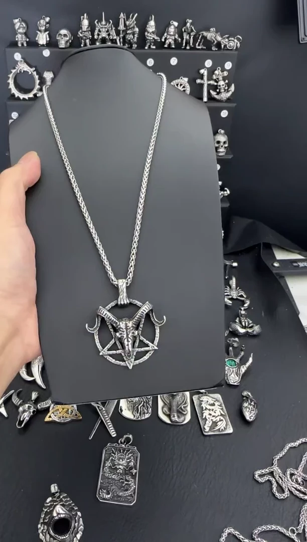 钛钢树脂羊头吊坠搭配龙骨项链60CM长