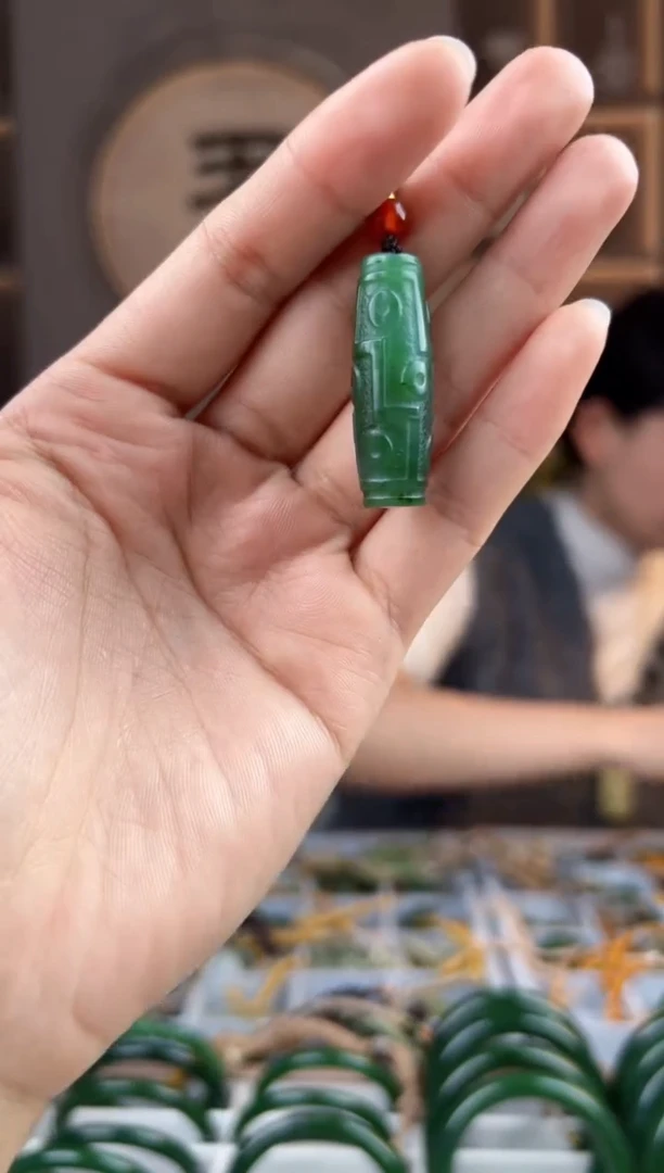 颈饰未镶嵌和田玉拍一发一，拍一发一