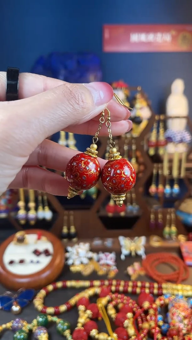 【闪购商品】红色福建大漆耳钩