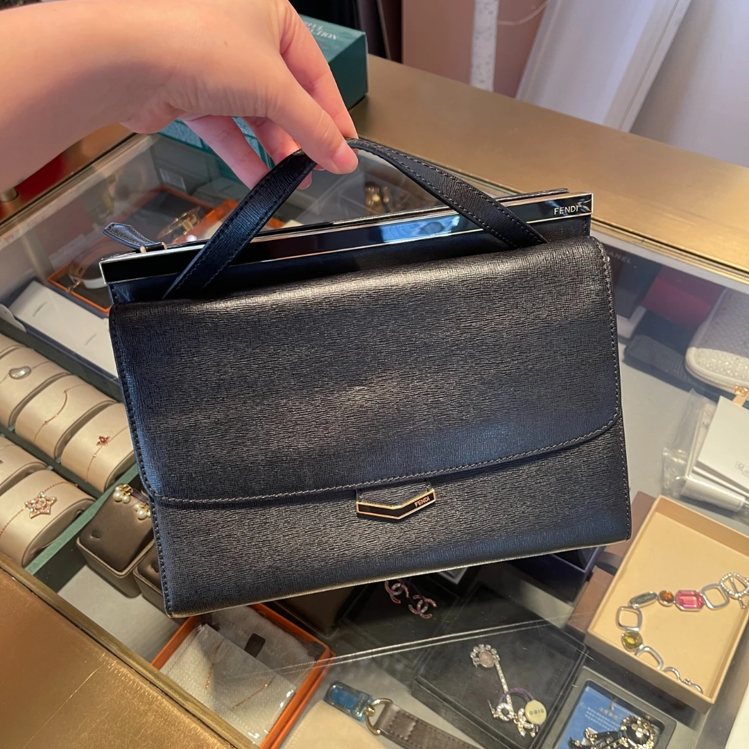 95新 FENDI/芬迪 【总仓】 SOBLACK 牛皮 手提斜挎包/BGF601540007