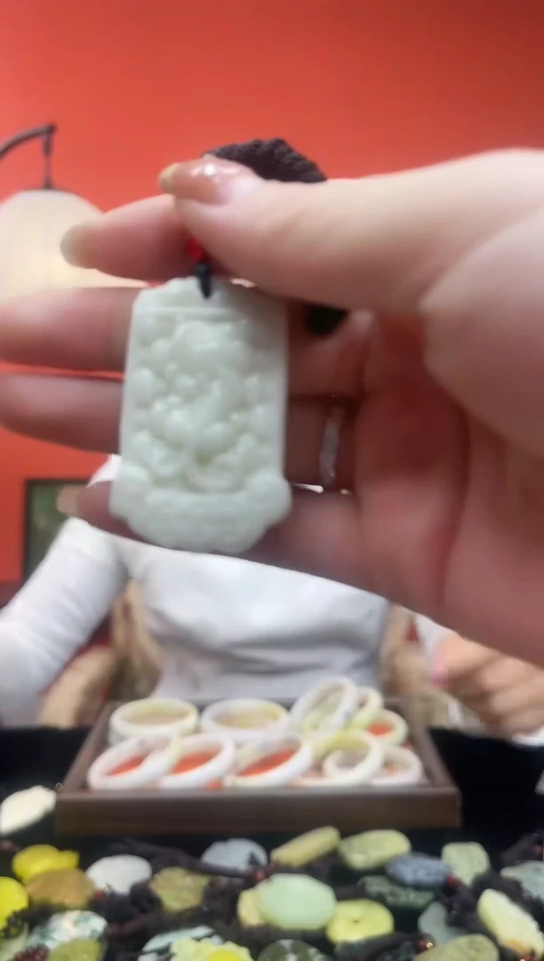 未镶嵌岫玉吊坠·