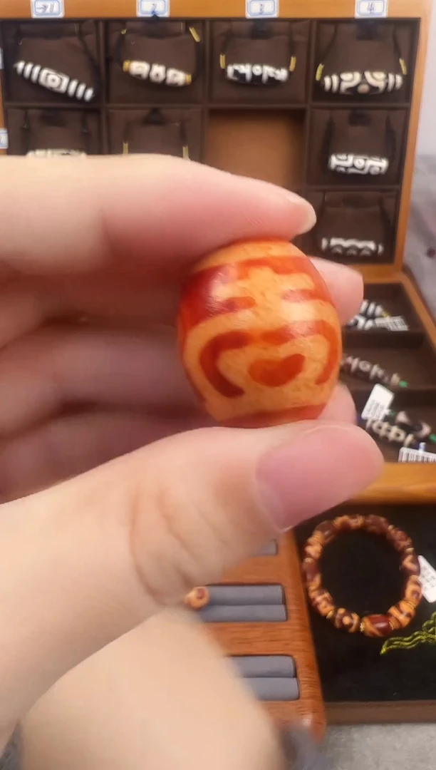 玛瑙/玉髓（覆膜）颈饰未镶嵌150（微瑕）