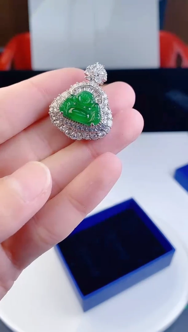 颈饰未镶嵌翡翠