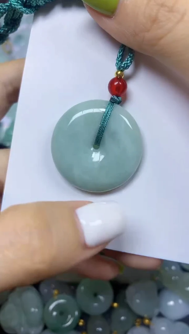 翡翠未镶嵌颈饰挂件