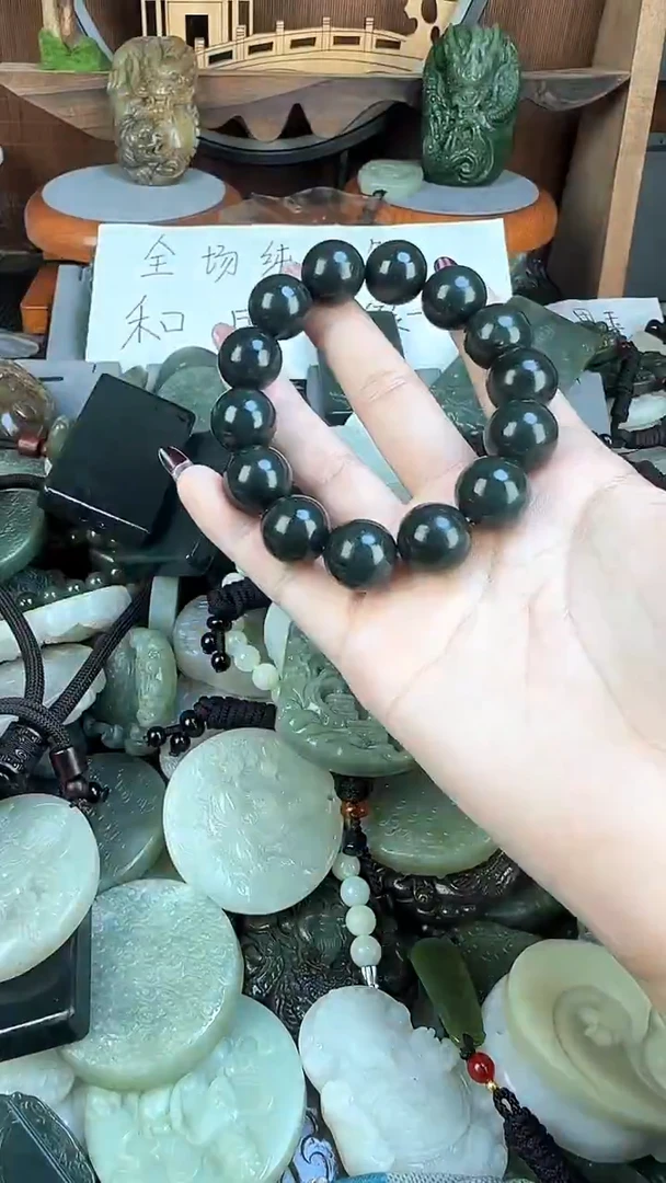 颈饰未镶嵌和田玉1