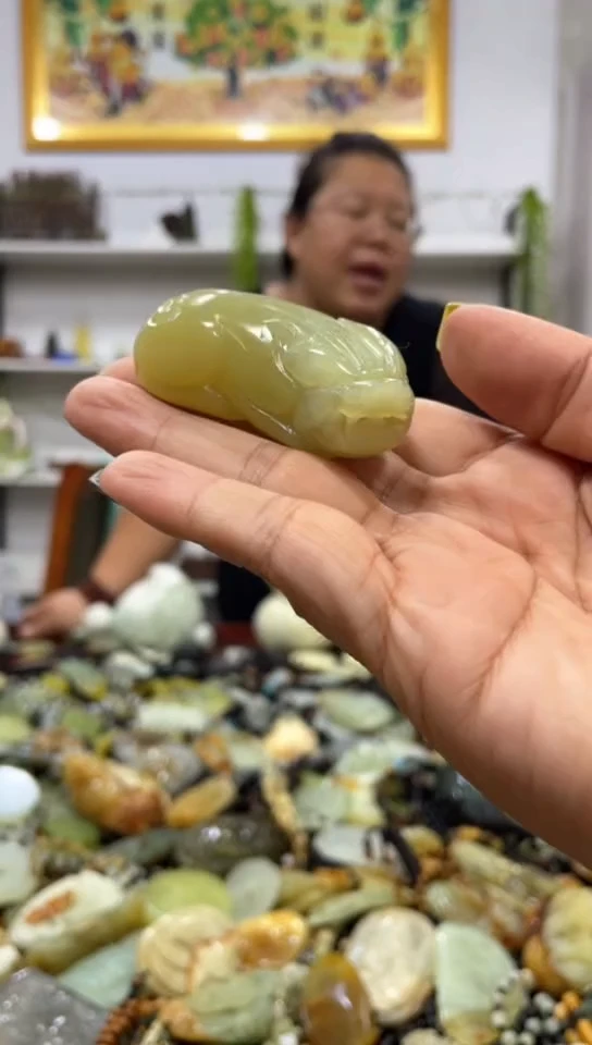 未镶嵌岫玉手把件