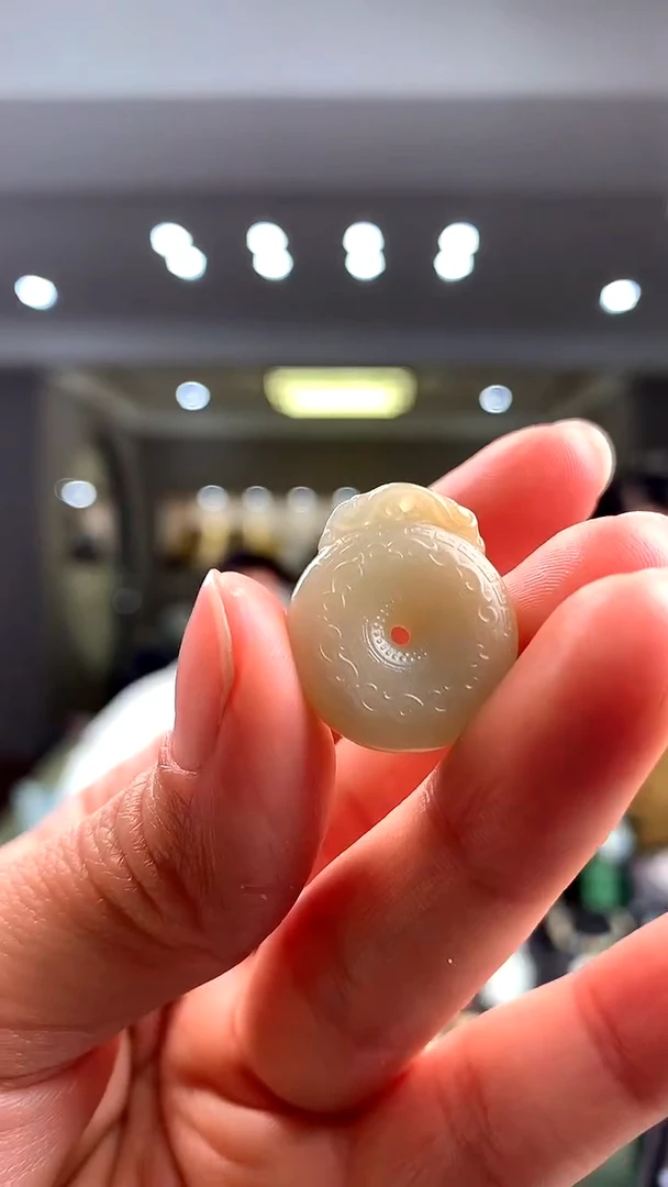 颈饰未镶嵌和田玉挂件