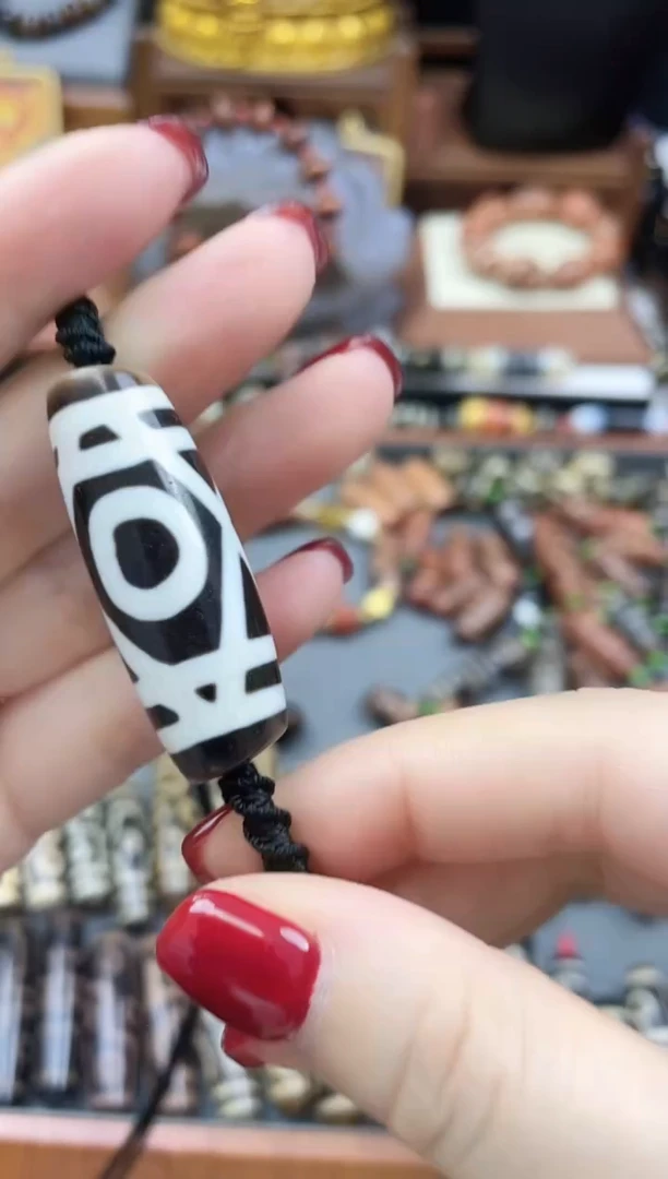 未镶嵌珠珠玛瑙/玉髓行运二眼