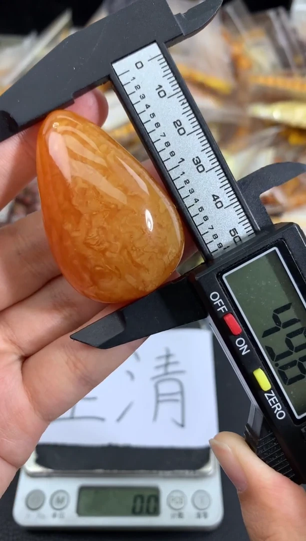 蜜蜡未镶嵌珠宝奇石1