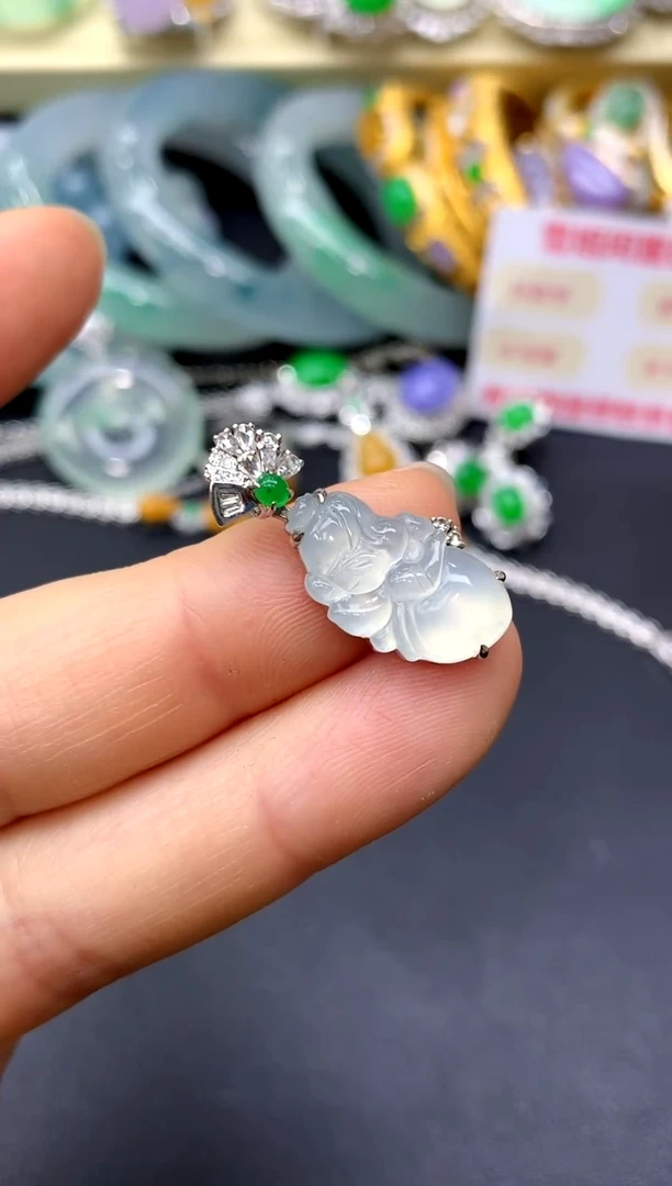 颈饰18K金镶嵌翡翠82-中国好珍宝