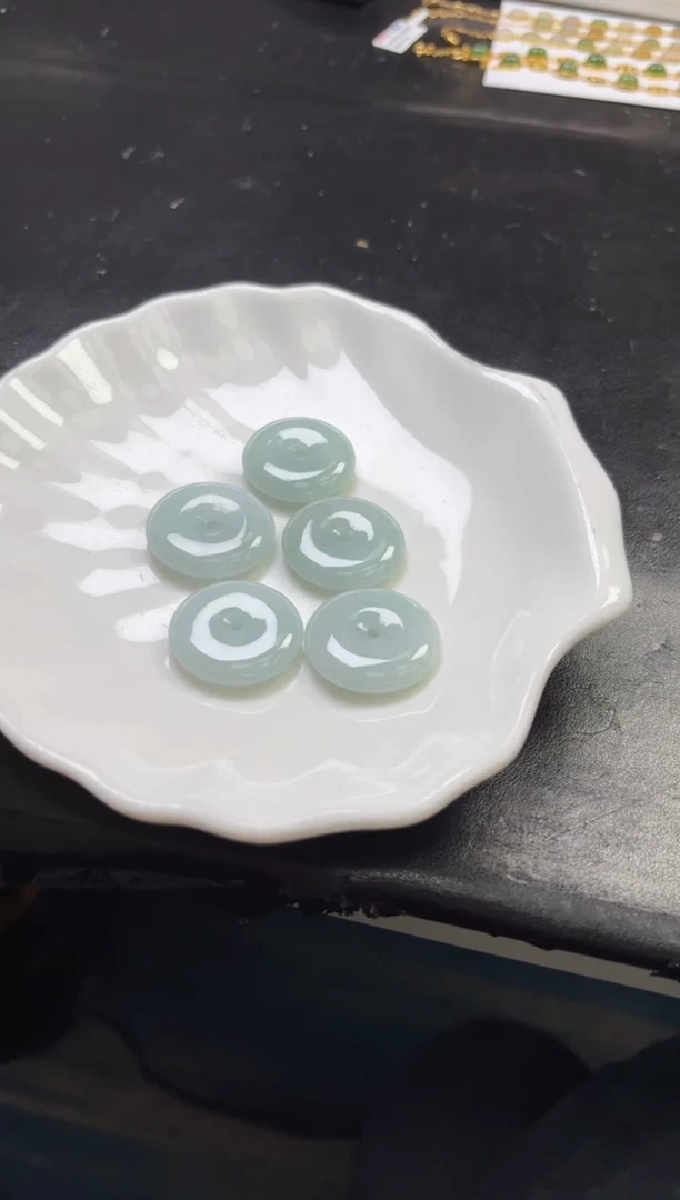 未镶嵌挂件翡翠多样性发一件25070701A