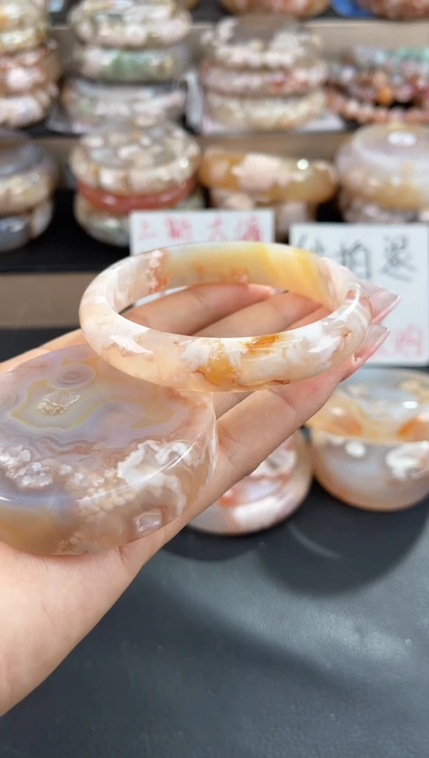 未镶嵌手镯石英质玉58