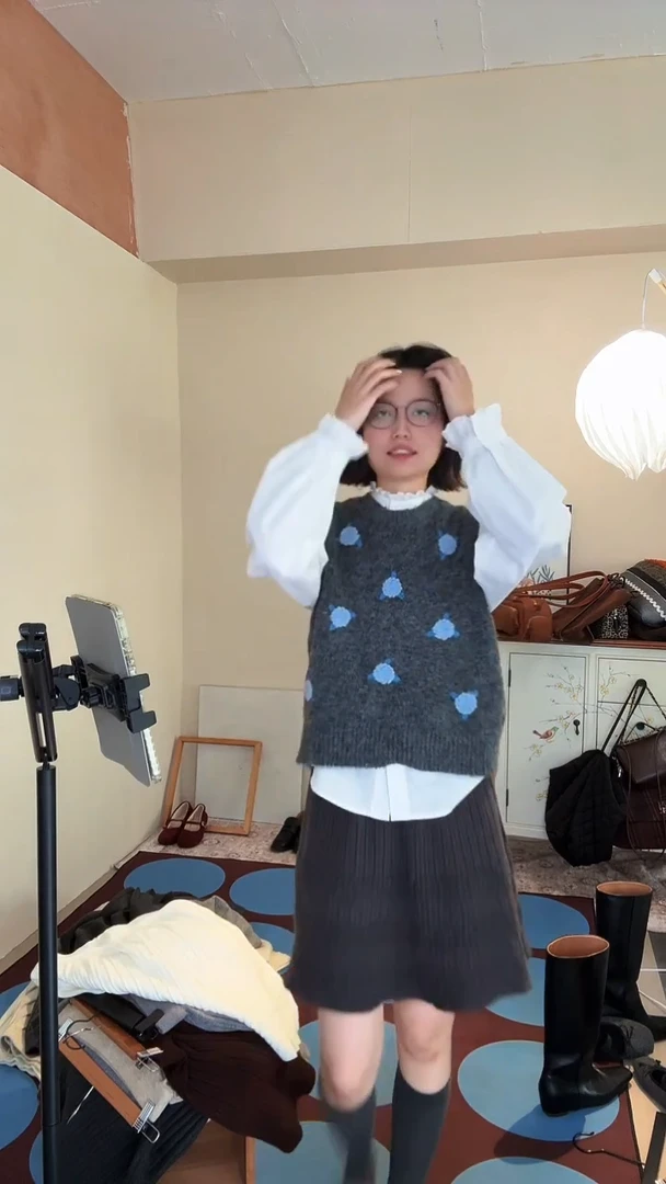 深灰刺绣花朵 深灰色