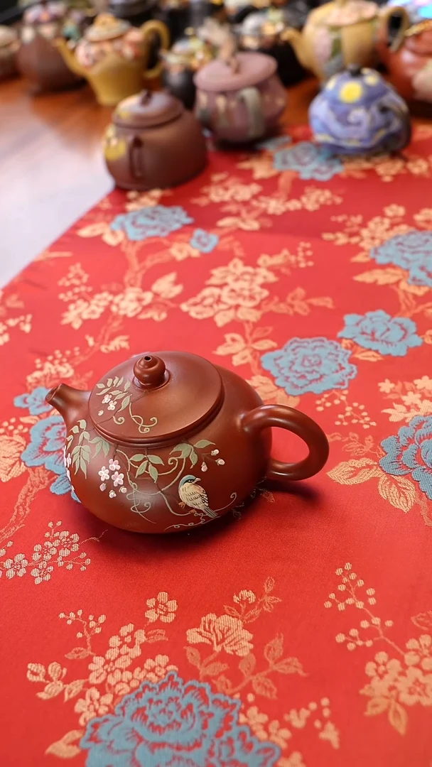 宜兴紫砂紫藤花寒江