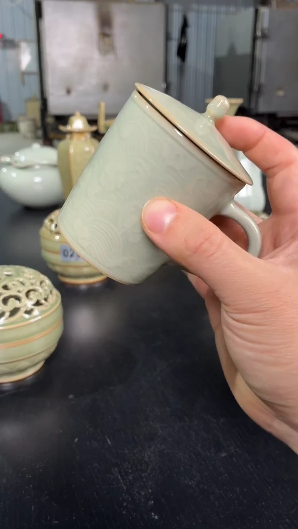 耀州窑仰山天青釉落花流水杯