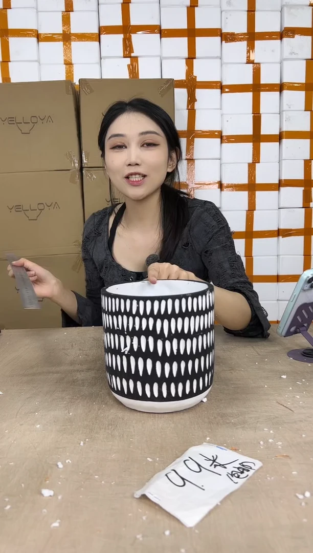水泥水滴黑白中号17x17