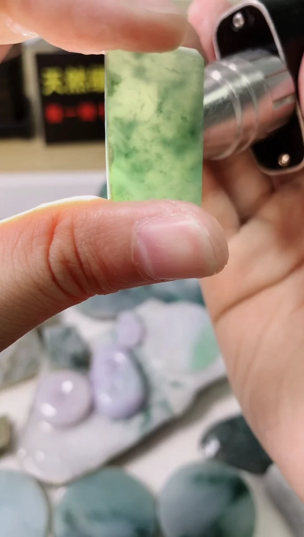 翡翠裸石风*天然缅甸翡翠A货23