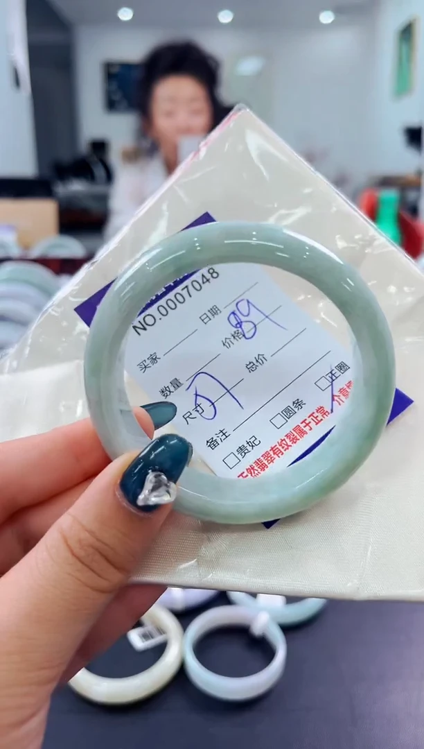 翡翠手镯未镶嵌天然缅甸A货翡翠