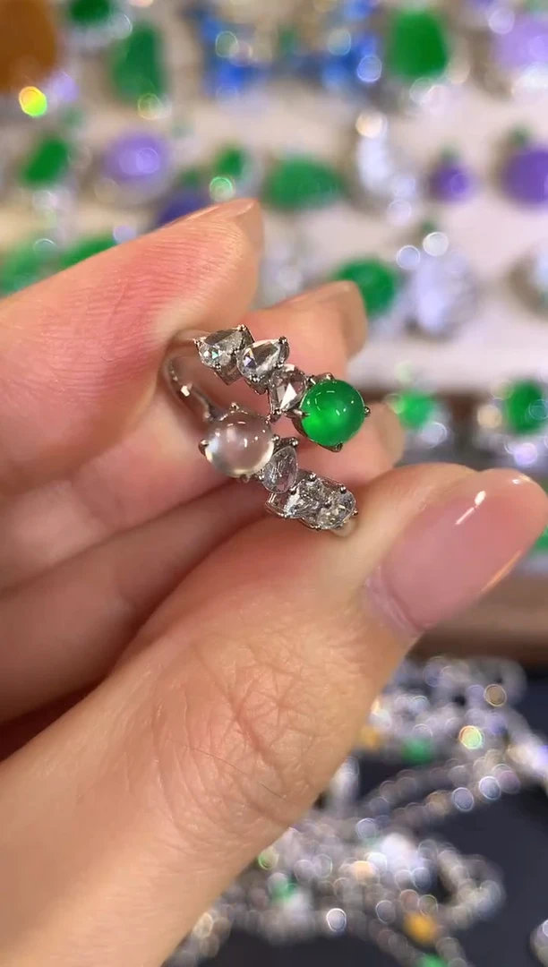 18K金镶嵌戒指翡翠a81