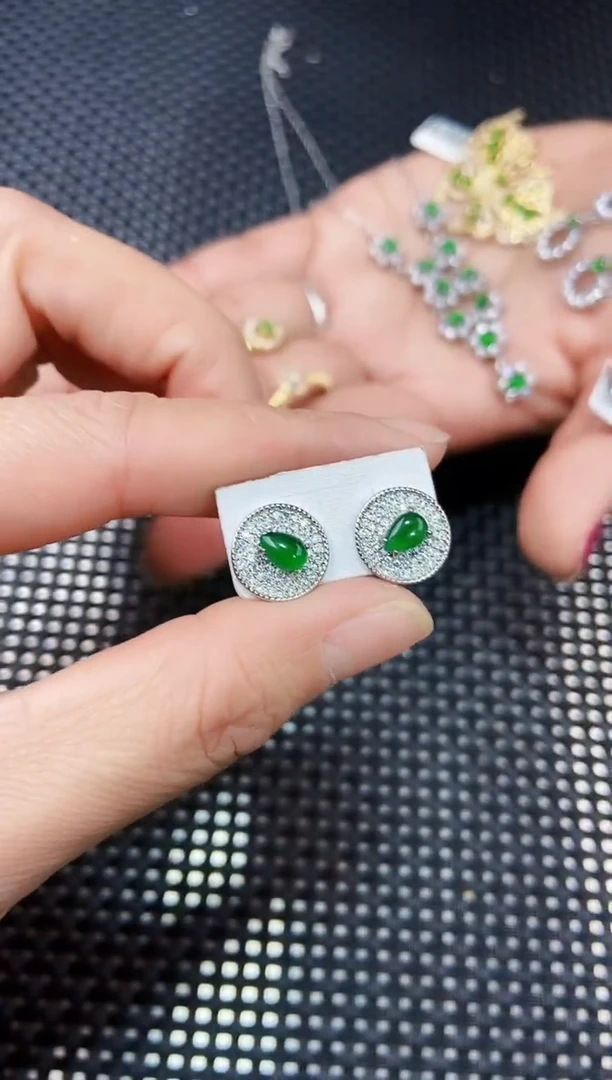 【闪购商品】翡翠耳饰未镶嵌11111111111