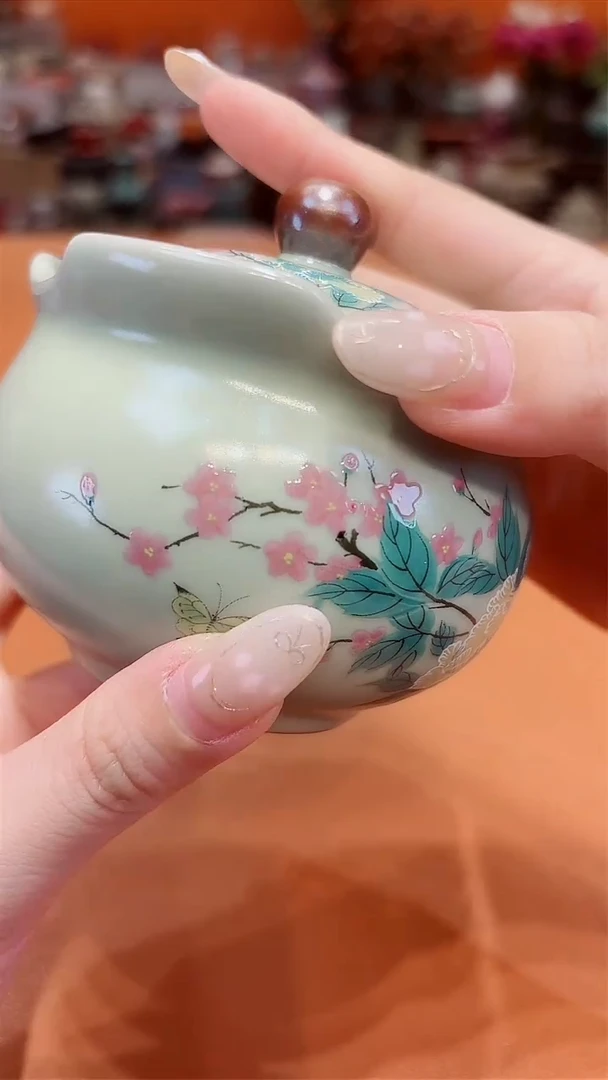 手抓壶