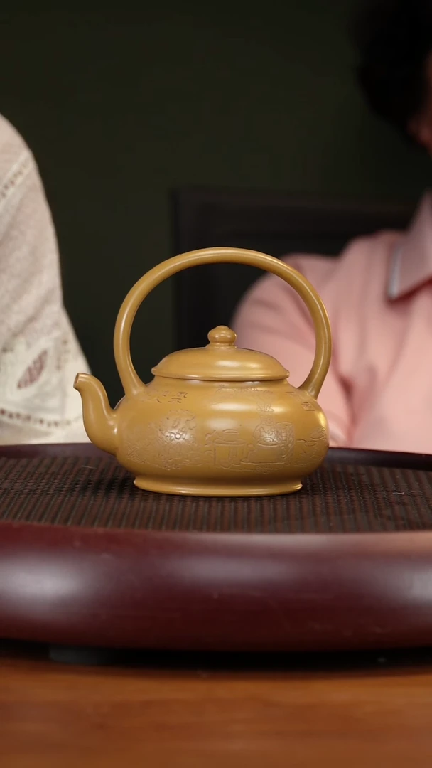茶壶紫砂17QYJ大彬提梁 黄金段泥