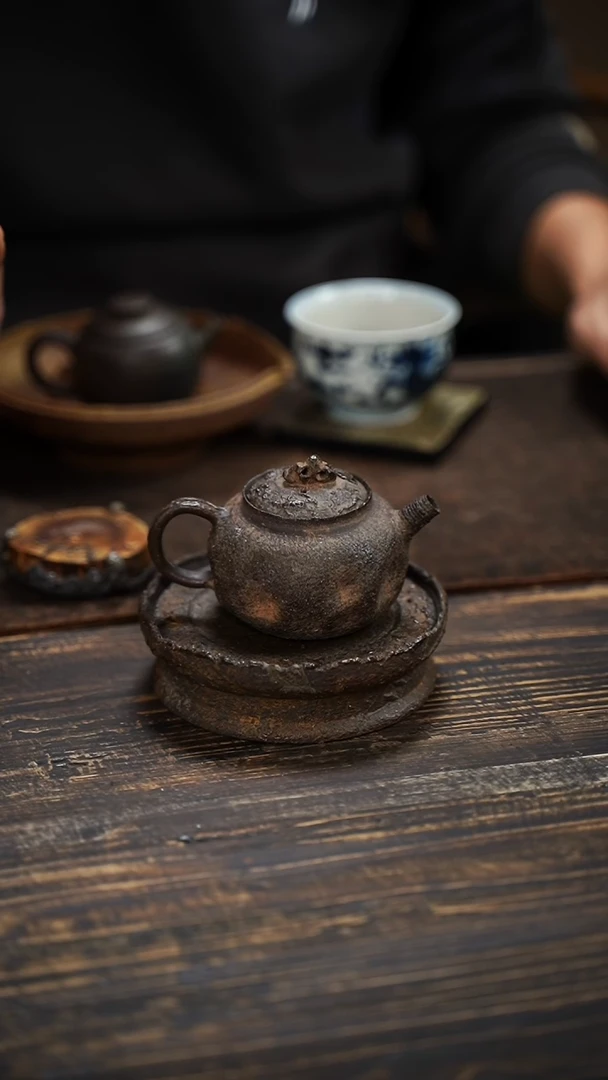 全手工制作  南蛮  太湖石摘 正把壶 100cc