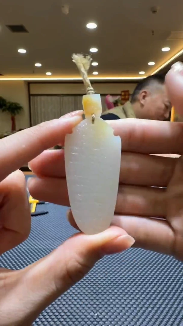 颈饰未镶嵌和田玉挂件