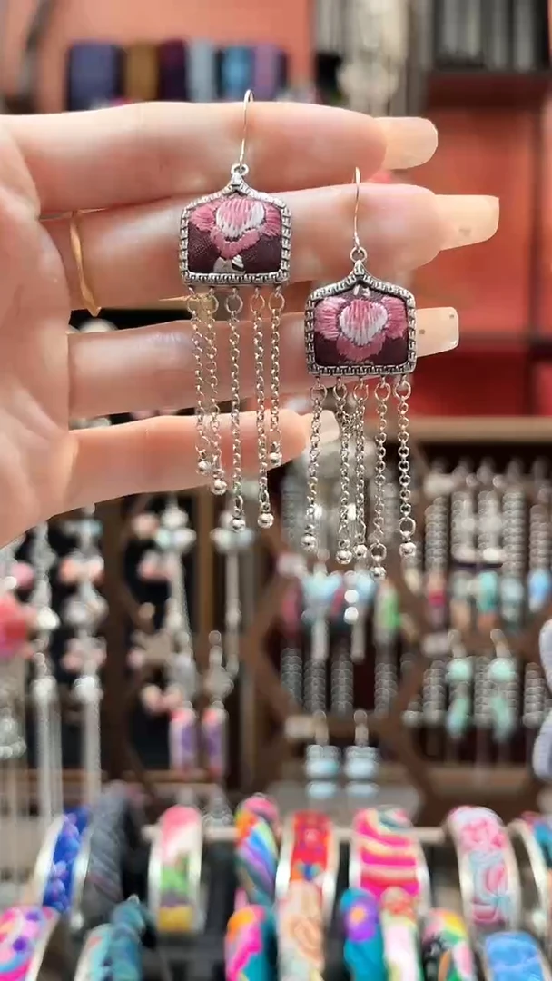 织绣云织谣民族风精美饰品256**