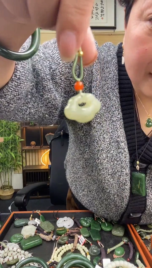 颈饰未镶嵌和田玉9